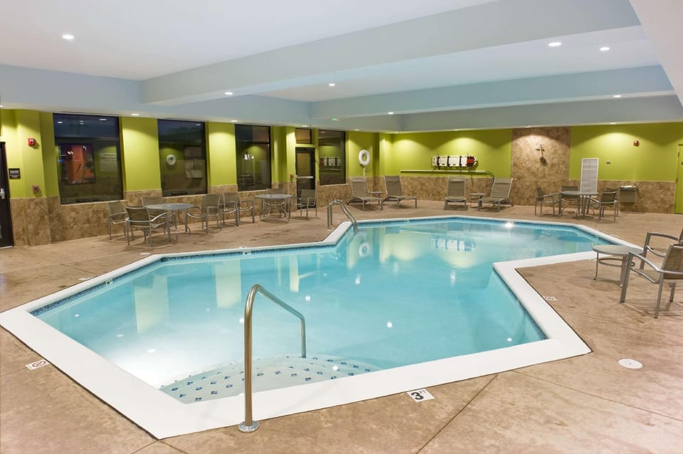 Hampton Inn Evansville/Airport Hotel in Evansville