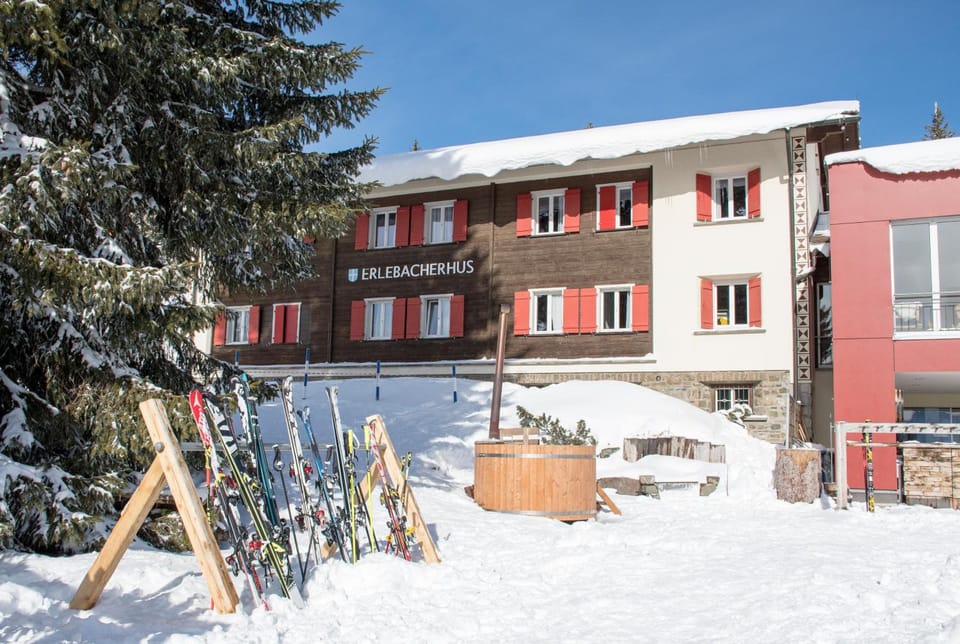 Erlebacherhus Hostel in Canton of Grisons