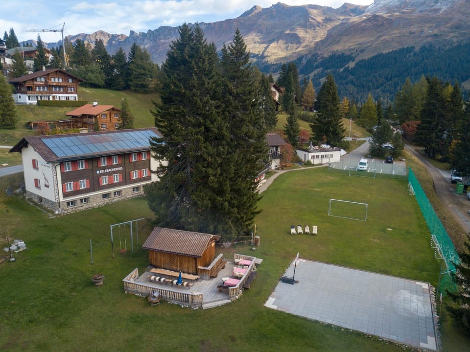 Erlebacherhus Hostel in Canton of Grisons