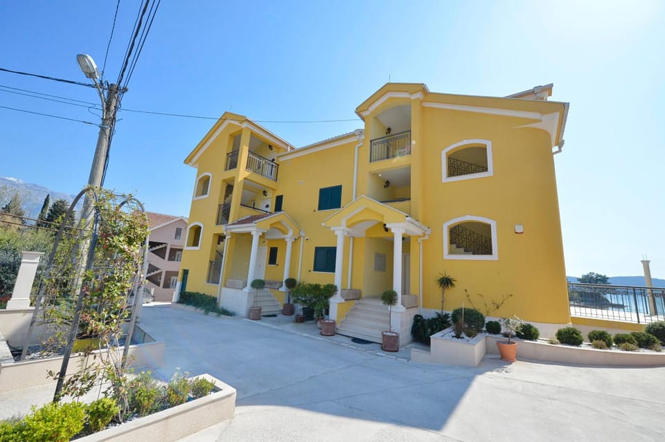 Pontus Luxury Apartments Hotel in Kotor Municipality