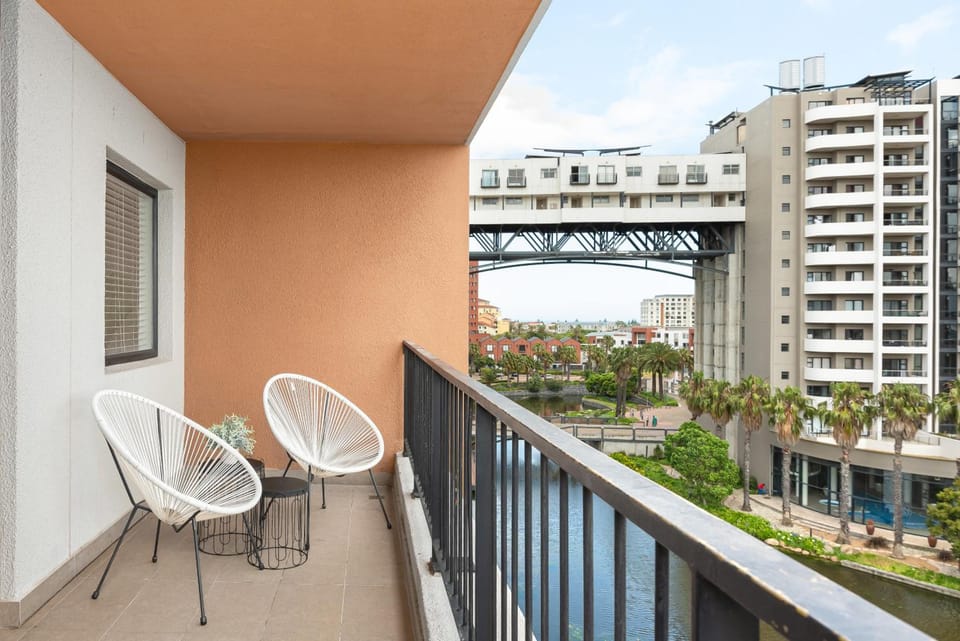 Waters Edge Apartments Hotel in Cape Town