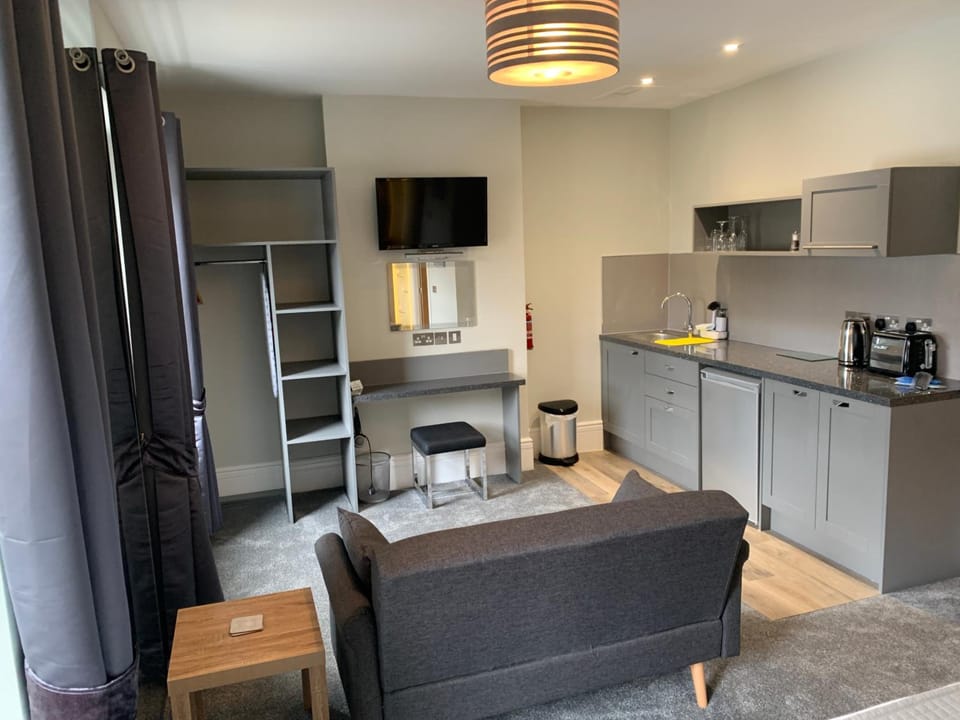 OYO Harmony Apartments Hotel in Weston-super-Mare