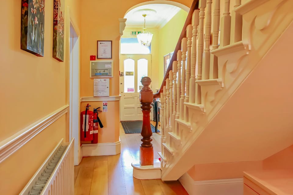 OYO Avenue House Hotel in Belfast