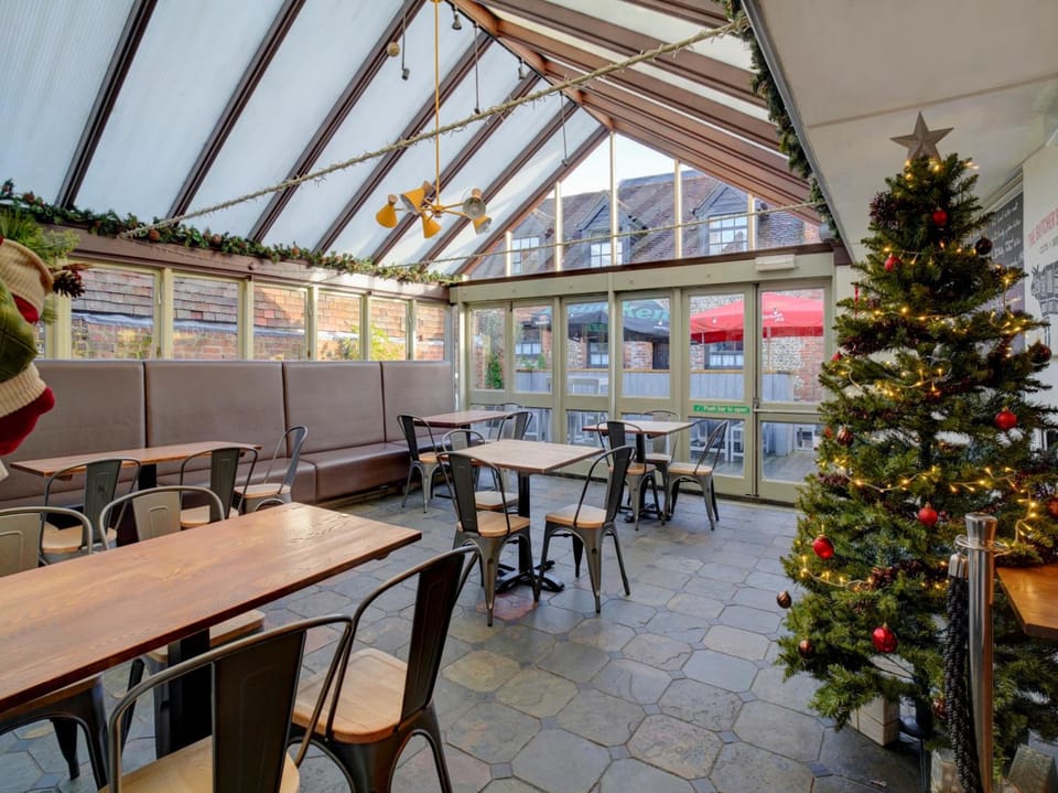 OYO George and Dragon Inn Hotel in Chichester