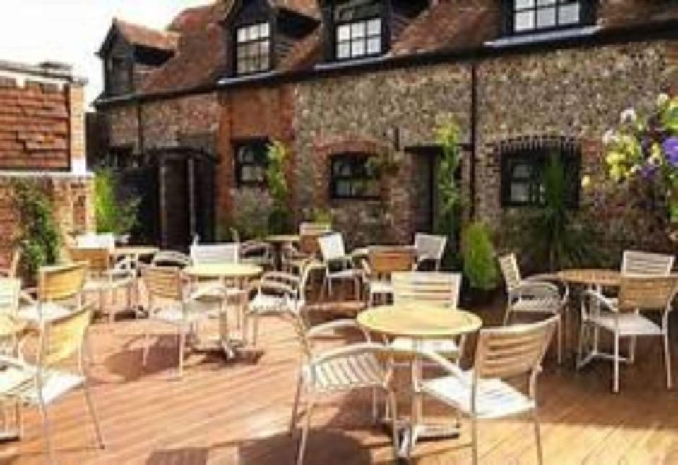 OYO George and Dragon Inn Hotel in Chichester