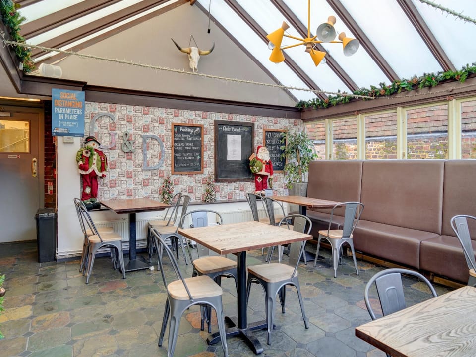 OYO George and Dragon Inn Hotel in Chichester