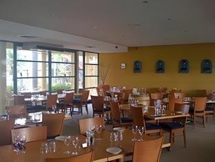 Oceanside Hawks Nest Hotel in Hawks Nest