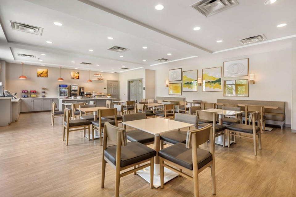 Comfort Inn & Suites Dover Hotel in Ohio