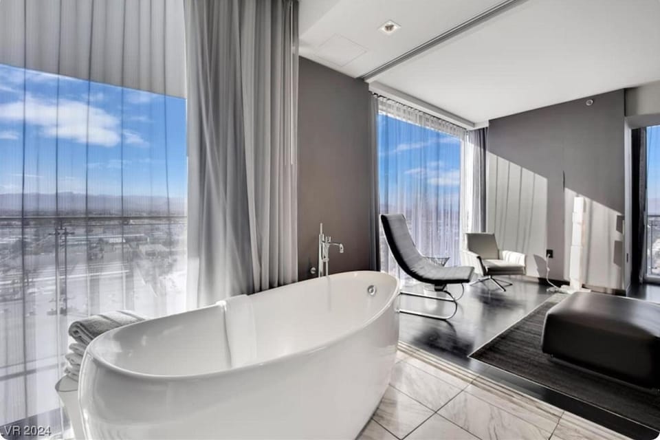 Palms Place Resort in Paradise