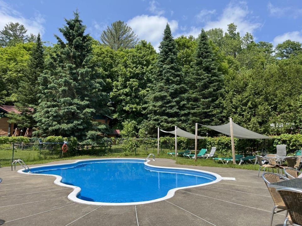 Auberge Alpine Inn Hotel in Quebec
