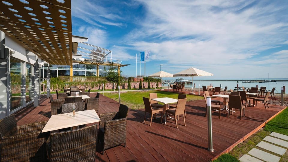 Hotel Yacht Wellness & Business Hotel in Siófok