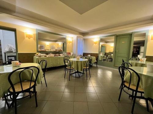 Hotel La Goletta Hotel in Lombardy