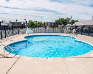 Inn & Suites Inn in Niagara Falls