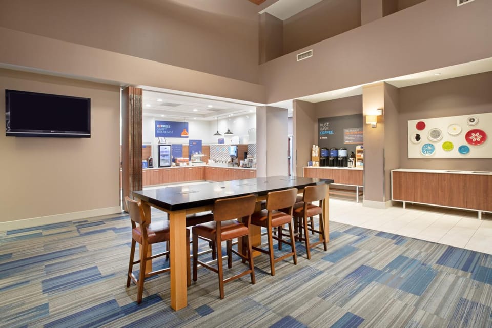 Holiday Inn Express Ontario By IHG Hotel in Eastvale