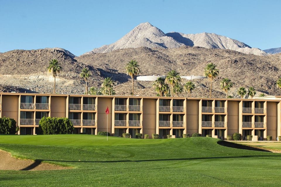 WorldMark Plaza Resort & Spa Hotel in Cathedral City