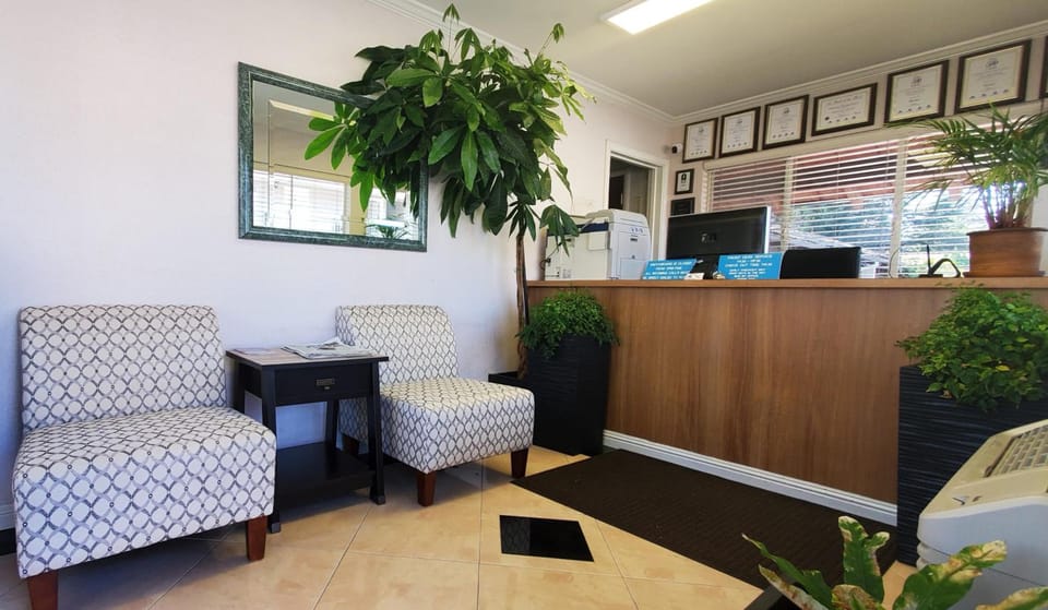 Americas Best Value Inn Sky Ranch Motel in Palo Alto