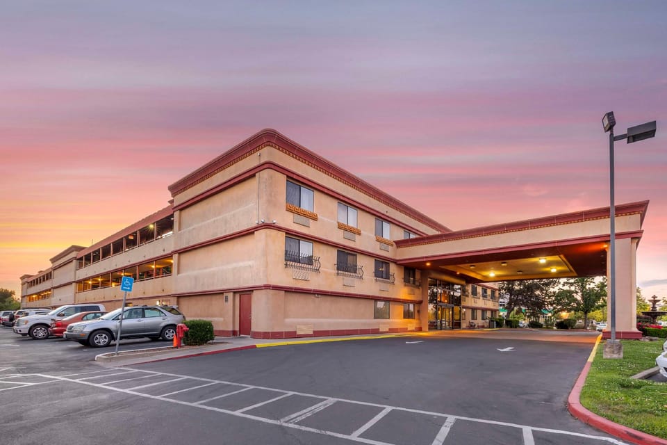 Best Western Plus Orchid Hotel & Suites Hotel in Roseville