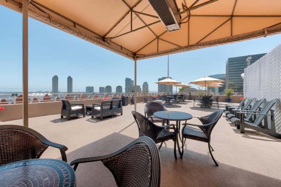 Gaslamp Plaza Suites Hotel in Gaslamp Quarter