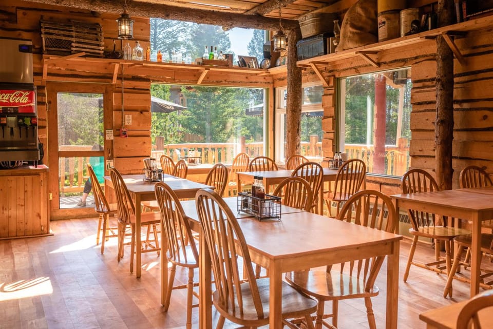 HI Banff Alpine Centre - Hostel Hostel in Banff