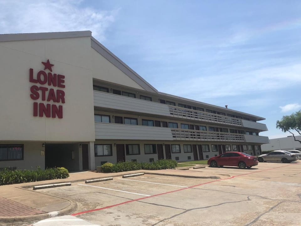Lone Star Inn Motel in Farmers Branch