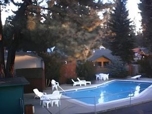 Tahoe Valley Lodge Hotel in South Lake Tahoe