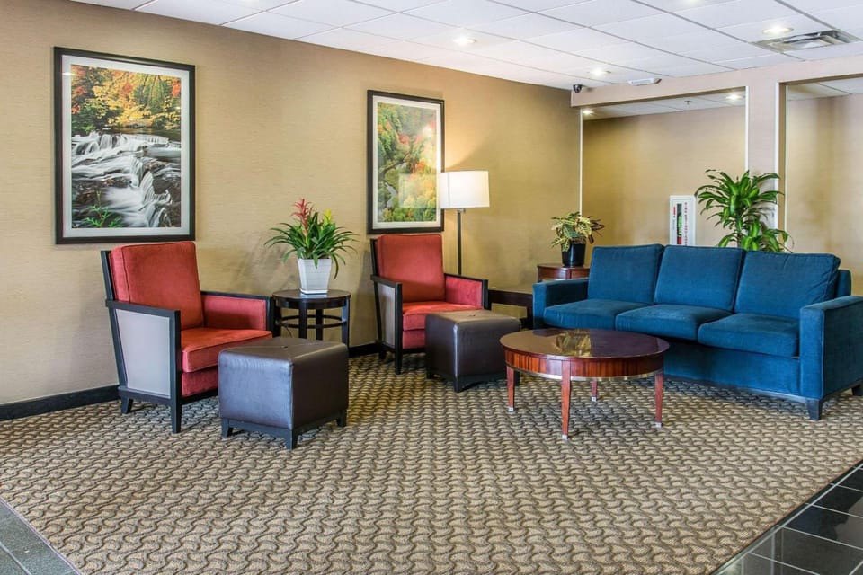 Comfort Suites Wixom - Novi Hotel in Novi