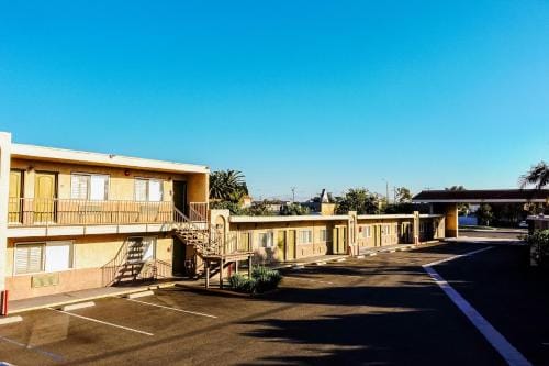 Tropic Lodge Motel in Stanton