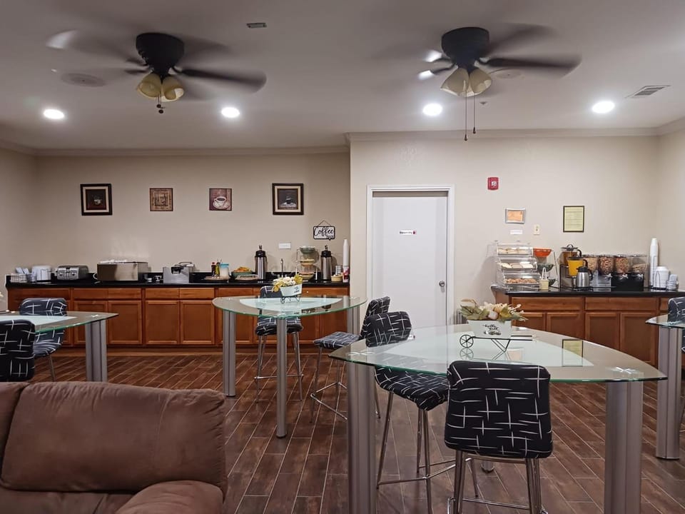 Yorktown Inn and Suites Motel in Rio Grande