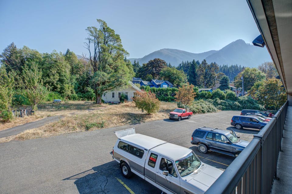 Columbia Gorge Inn Motel in Washington