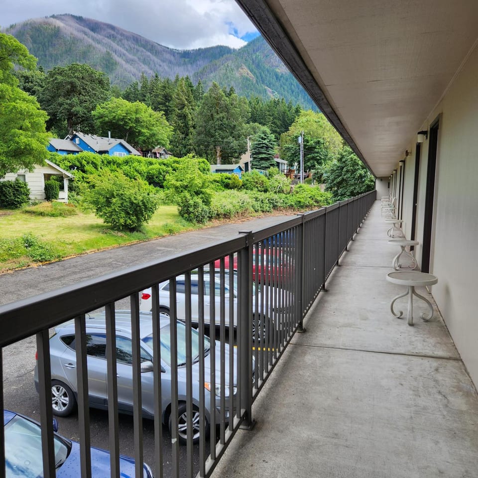 Columbia Gorge Inn Motel in Washington