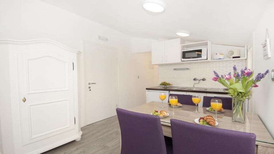 Apartments Angela Hotel in Baška Voda