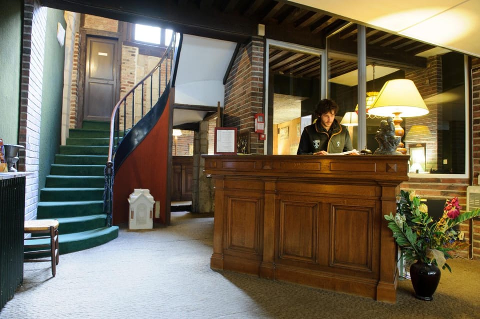 Hotel Les Chevaliers Hotel in Laon