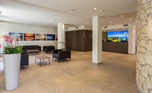 Le Torri Del Garda FamilySPA Resort Hotel in Torri del Benaco