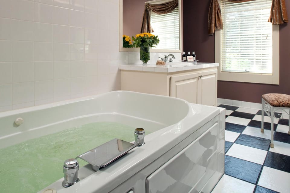 Fairview Inn Inn in Flowood