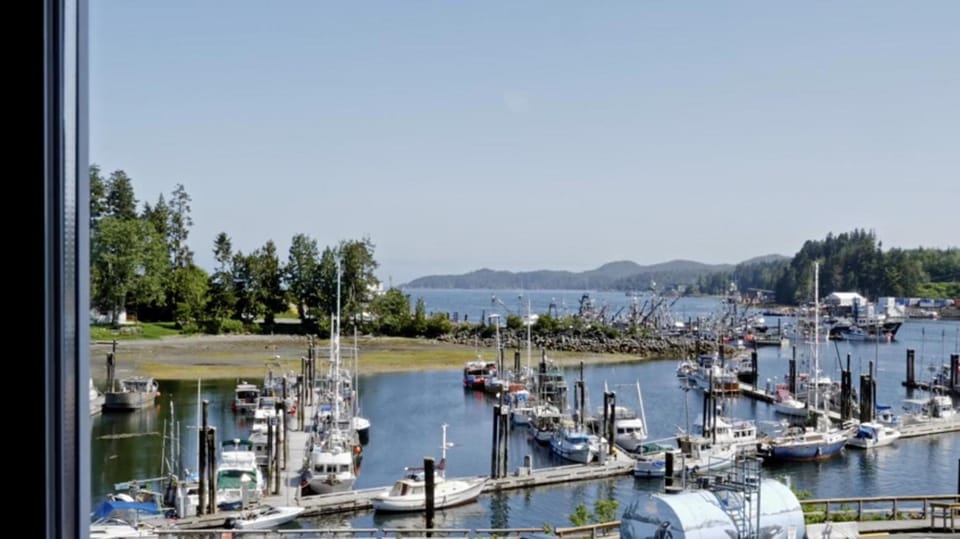 Quarterdeck Inn Port Hardy Motel in Port Hardy