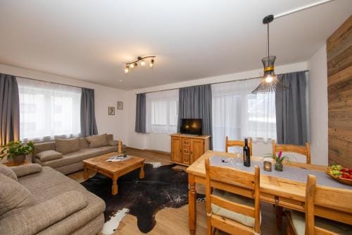 Haus Ditzer - Villa Theresia Hotel in Zell am See