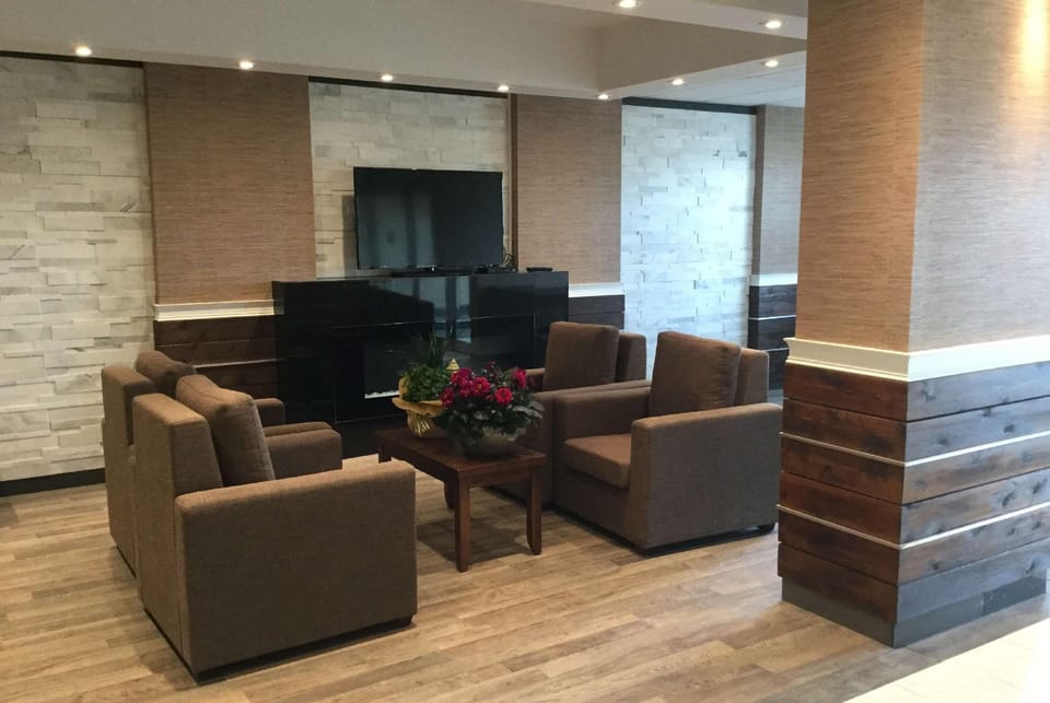 Super 8 by Wyndham Hardisty Hotel in Alberta