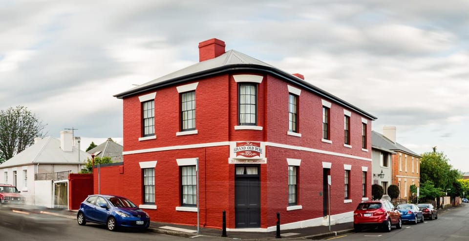 Grand Old Duke Apartment hotel in Hobart