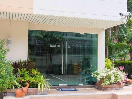 Jitthamas Residence Hotel in Bangkok