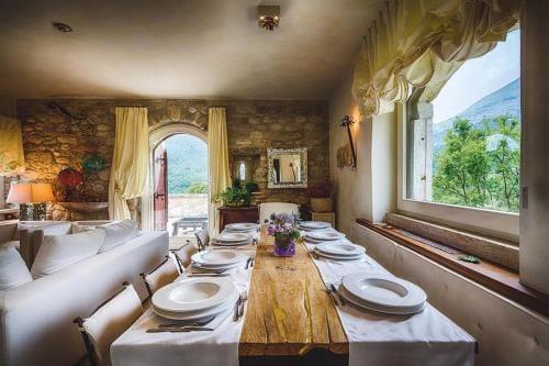 MarcheAmore - La Roccaccia relax, art & nature Hotel in Marche