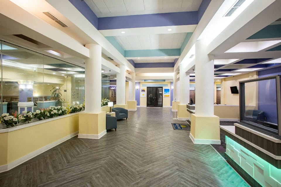 Super 8 by Wyndham Mobile I-65 Hotel in Mobile