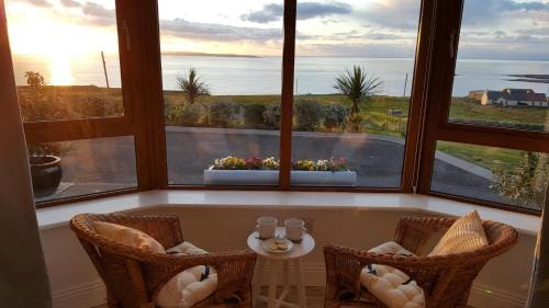 Blue Ocean Guest Suites Hotel in County Clare
