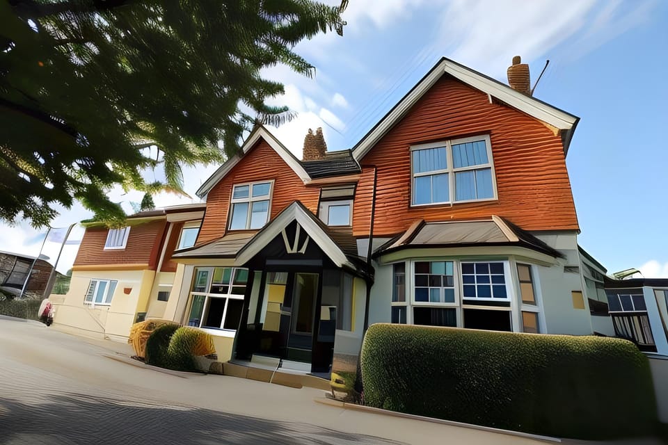 Corner House Gatwick Hotel in Horley