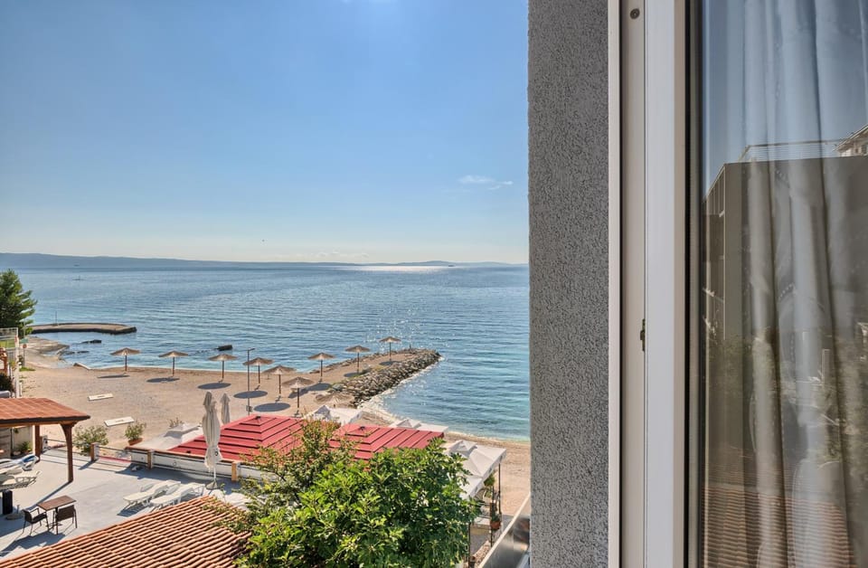 Sunset Split Rooms Hotel in Podstrana