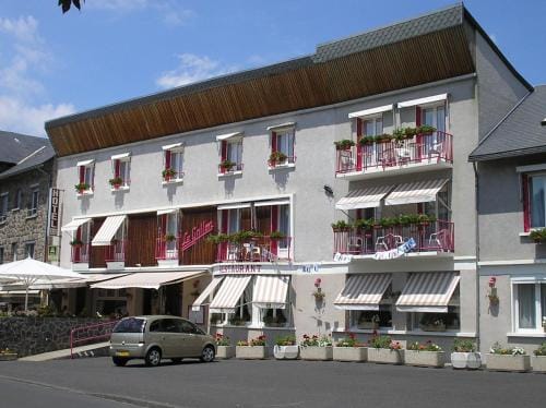 Hotel Restaurant Le Grillon Hotel in Auvergne-Rhône-Alpes