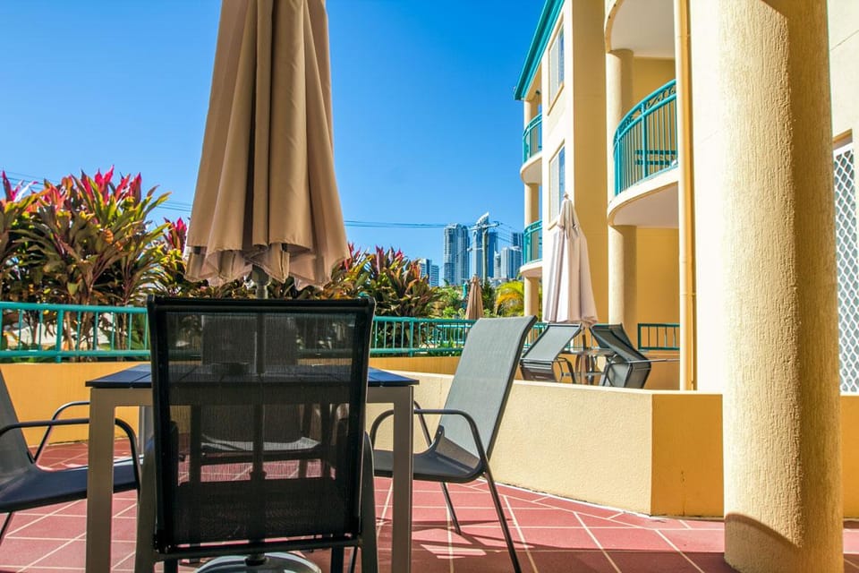 Paradise Isles Apartments Apartment hotel in Surfers Paradise