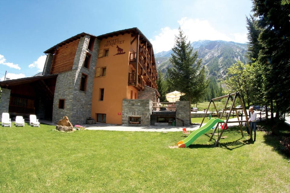 Green Hotel Herbetet Hotel in Aosta Valley, Italy