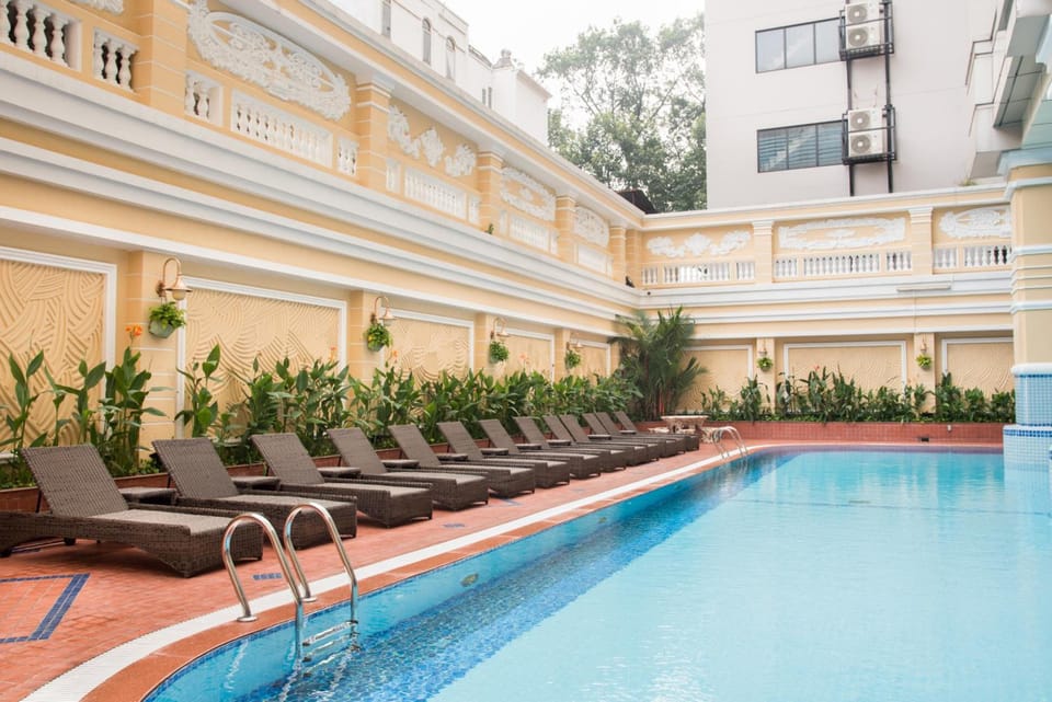 Swimming pool