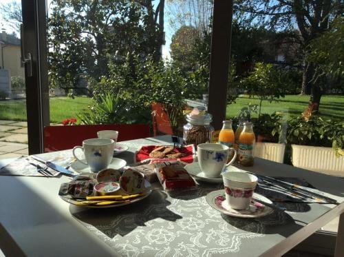 La Veranda Sul Giardino Hotel in Marche