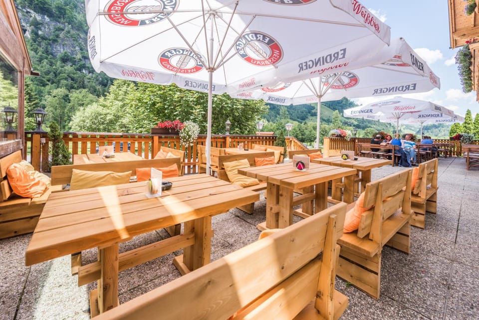 Hotel Kunstleralm Hotel in Piesendorf